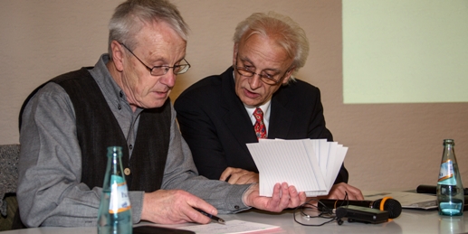 Gleich geht's los: Werner Bert und Achim Krell besprechen letzte Details. Foto: Bernd Scheider Gleich geht's los: Werner Bert und Achim Krell besprechen letzte Details. Foto: Bernd Scheider